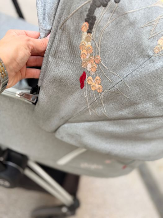 Бебешка количка Cybex Priam с бродерия