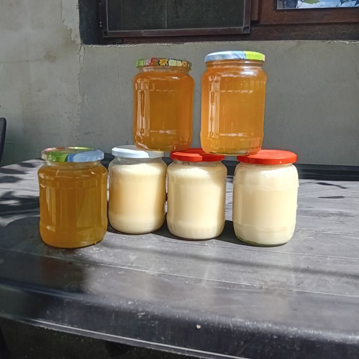 Vând miere  sau schimb cu diverse
