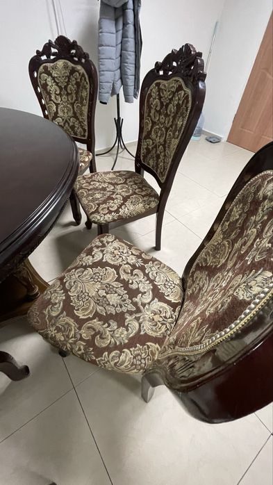 Продается круглый стол