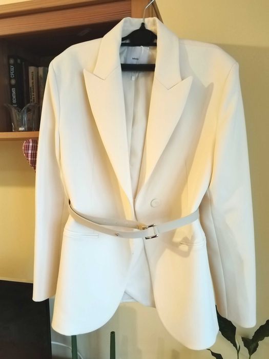 Блейзър с колан Mango