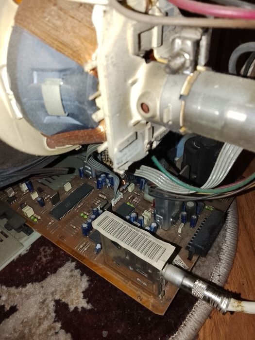 Vând următorul pachet de electronice: RR Solo 500, RR Cosmos, TV colo