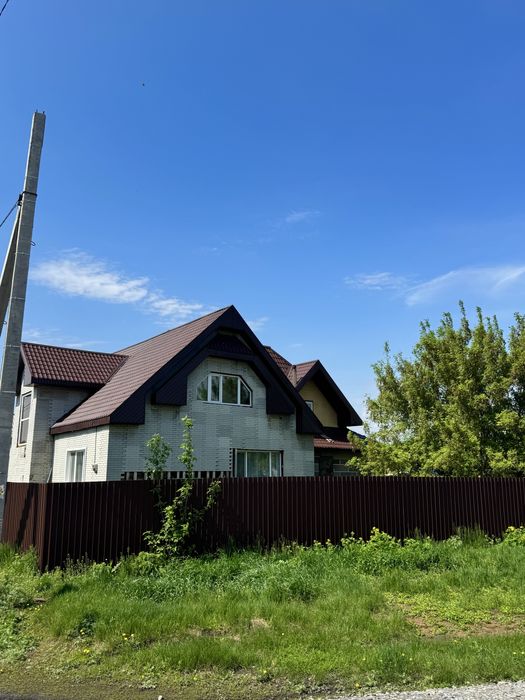 Продается 2-этажный дом в районе МЖК