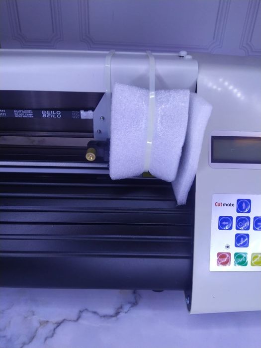 Плоттер. Режущий плотер. Резак. Плоттер режущий