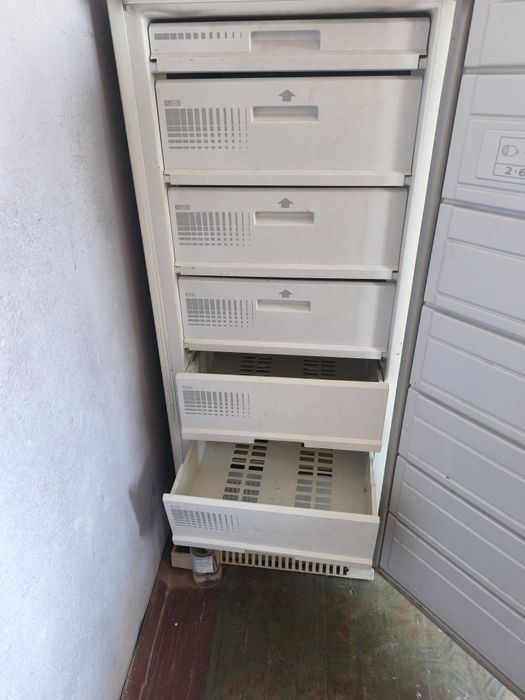 Вертикален Фризер Snaige