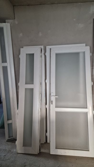 пластковые перегородки и двери