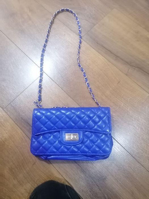 Дамски чанти от естествена и изкуствена кожа