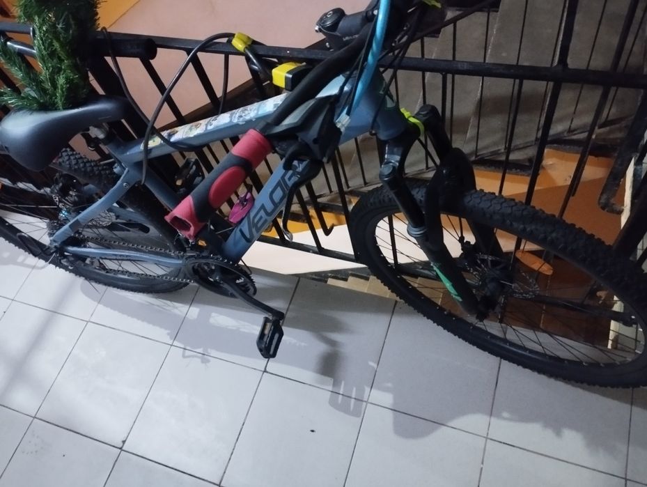 Bicicleta 27,5 discuri față spate.