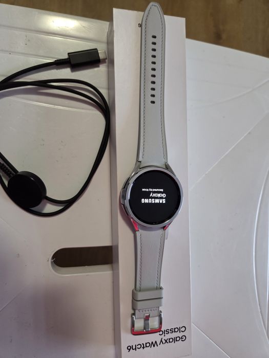 Vând Samsung Watch 6 Classic.