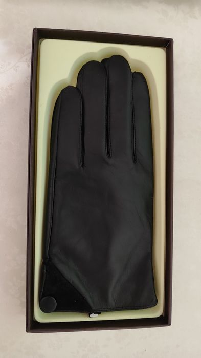 Перчатки из натуральной кожи