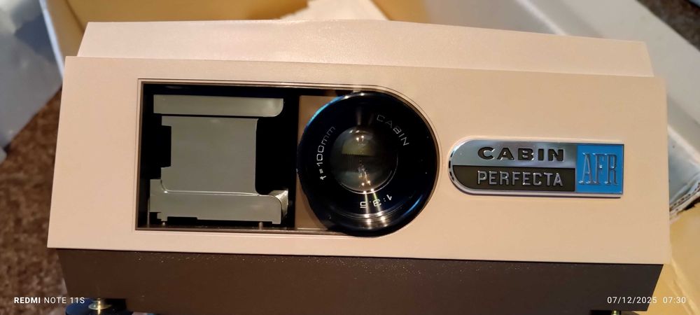 Японски диапроектор