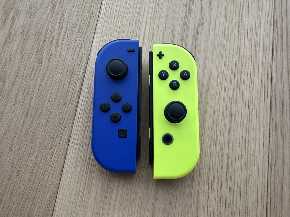 Consola Nintendo Switch OLED cu accesorii