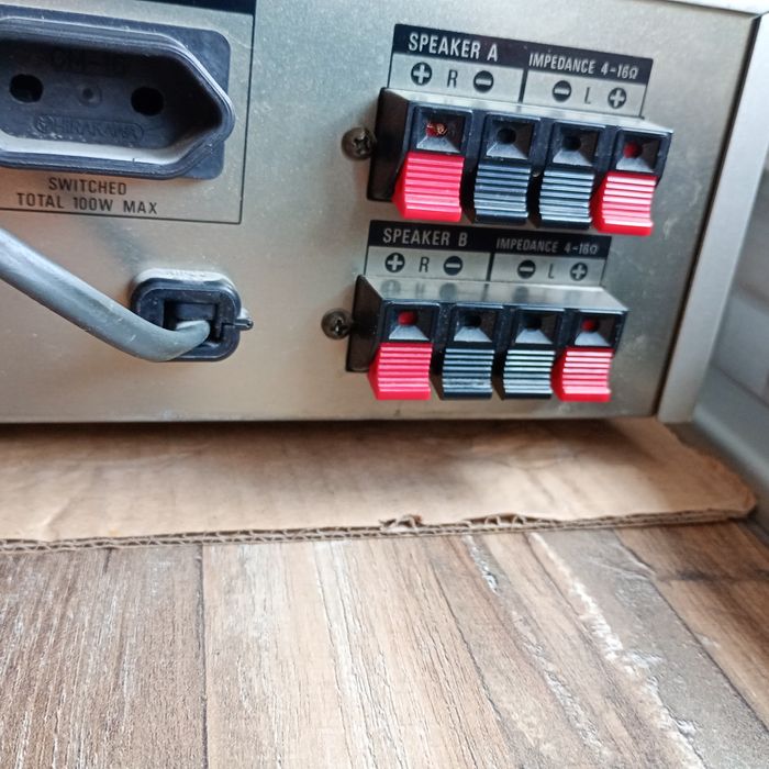 Radio tuner cu amplificator SONY