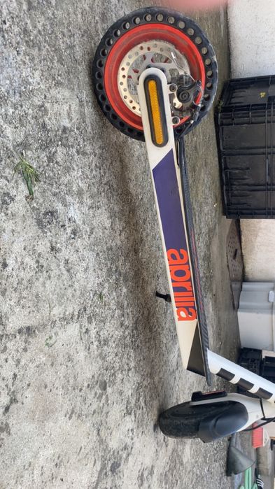 Vand trotineta electrica aprillia eSRZ