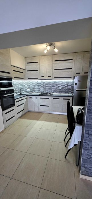 Inchiriez apartament 3 camere , zona ultimul leu, bloc Privilege