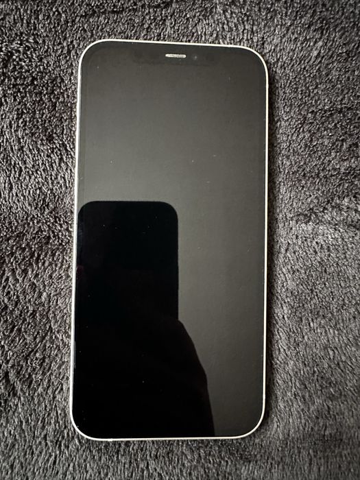 Vând Iphone 12 alb