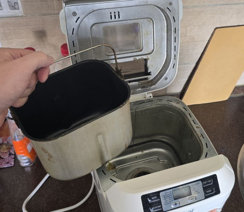 Продам хлебопечку