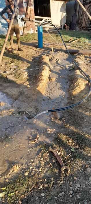 Foraje puțuri,denisipări piloni de sustinere