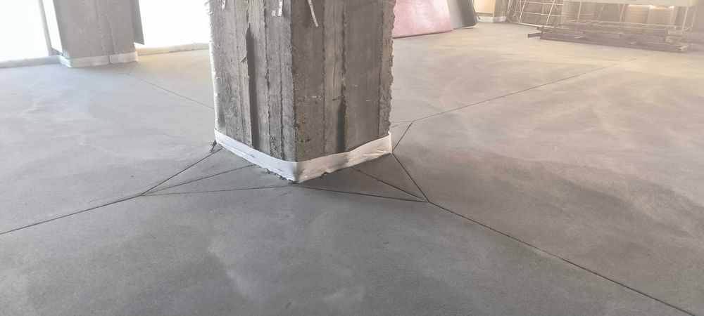 Șapă mecanizată/elicopterizată și tencuială