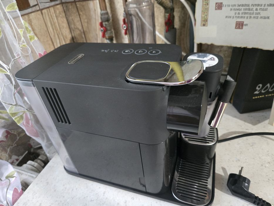 Aparat de cafea Nespresso