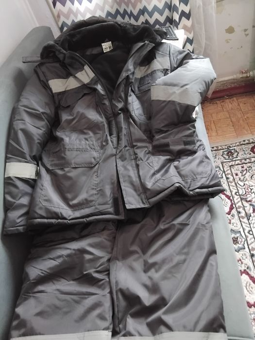 Продам бушлат зимни.