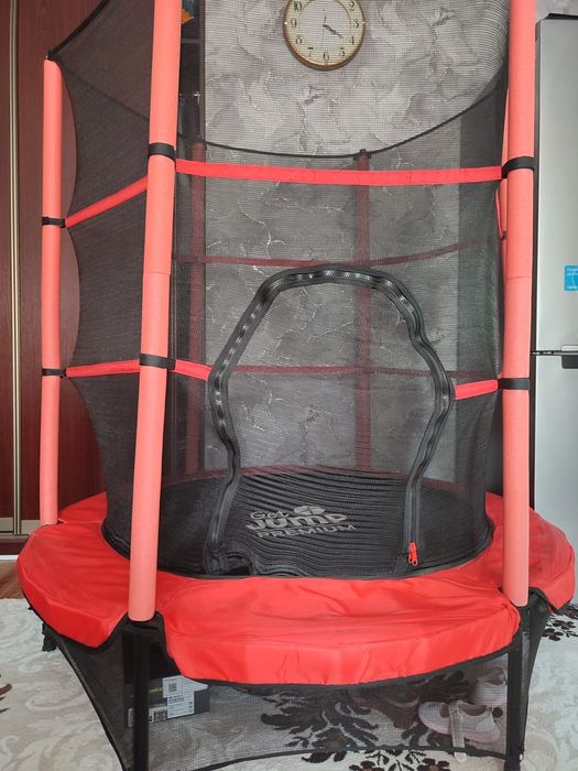 Продам батут, в идеальном состоянии.