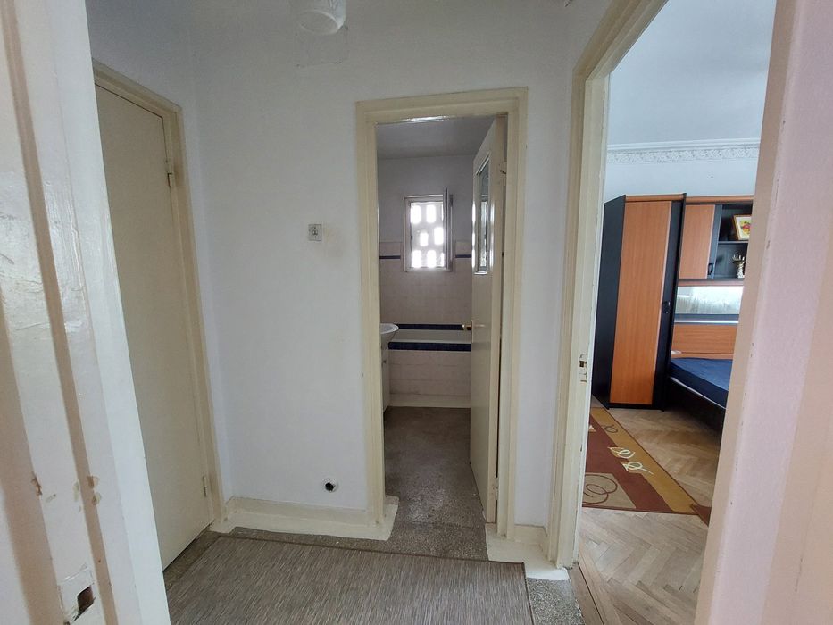 Proprietar. Vând apartament  2  camere Ploiești Nord (Cameliei) – Decomandat, 2 balcoane, vedere liberă