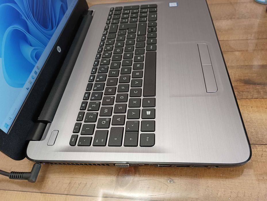 Лаптоп HP 250 G5  i5-7200U  8GB RAM  256GB SSD  нова батерия 15,6