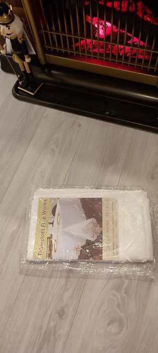 Față de masa din damasc satinat, alb luminos 150/175 cm, noua