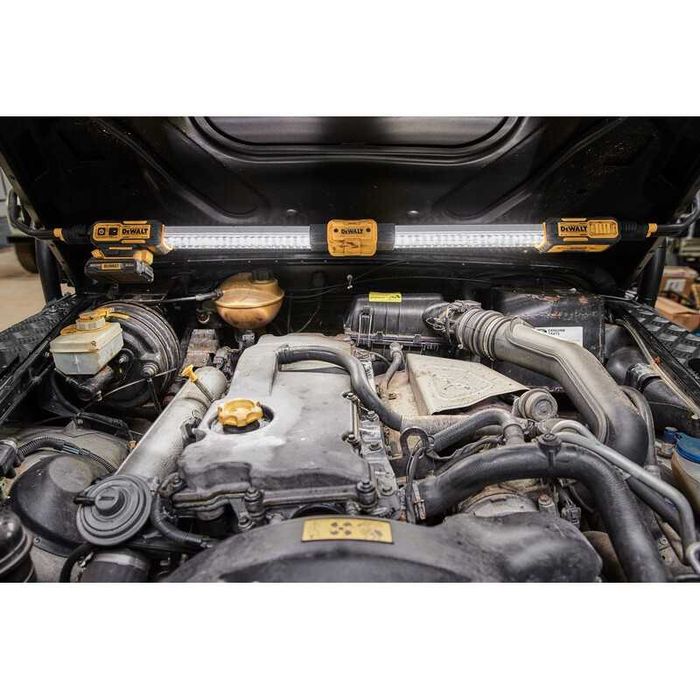 Акумулаторна LED лампа линейна DeWALT DCL045, 18V