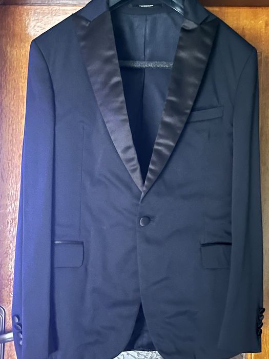 Церемониален костюм