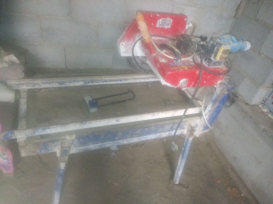 Kafil stanok mramir . Mramir tog‘ toshlarini kesadigan stanok sotiladi