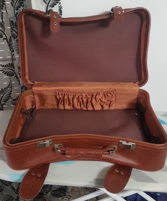 Старинен кожен куфар