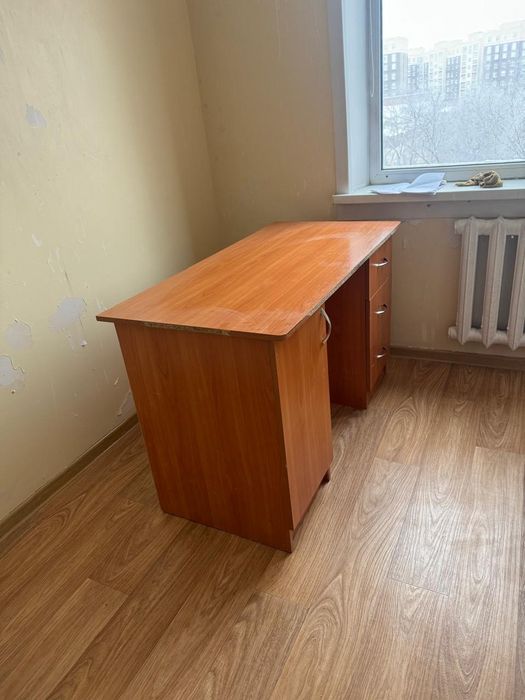 Стол ученичңский