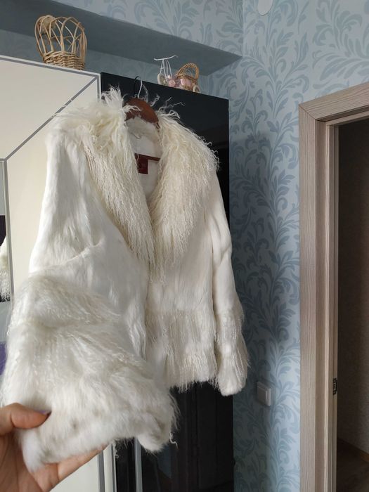 шуба белая кролик+коза M-ка