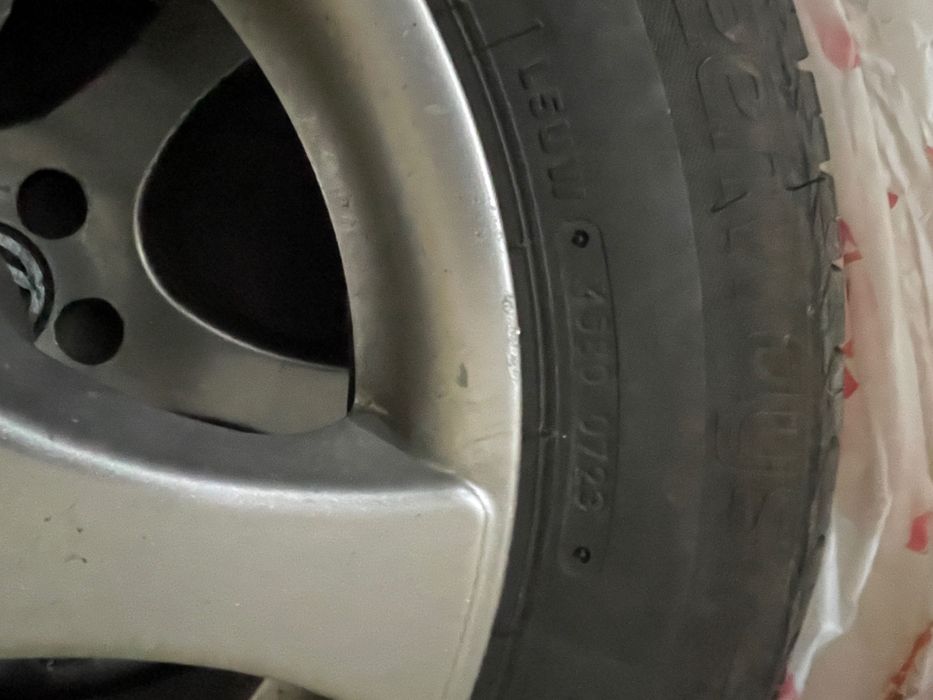 Комплект летни колела 165/70/14r Lassa гуми с оригинални VW джанти 14”
