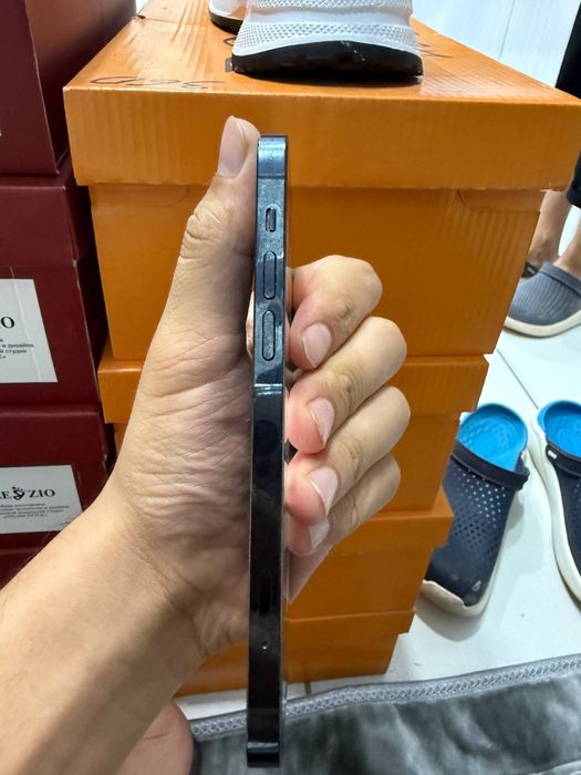 iPhone 12 pro.      .