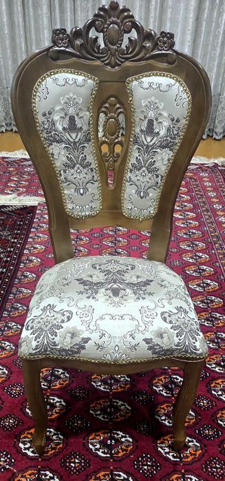 Стол стуллар сотилади