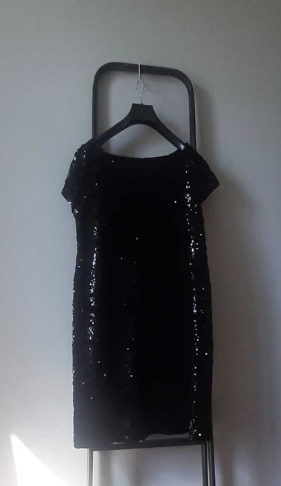 Платье нарядное с пайетками 48 размер