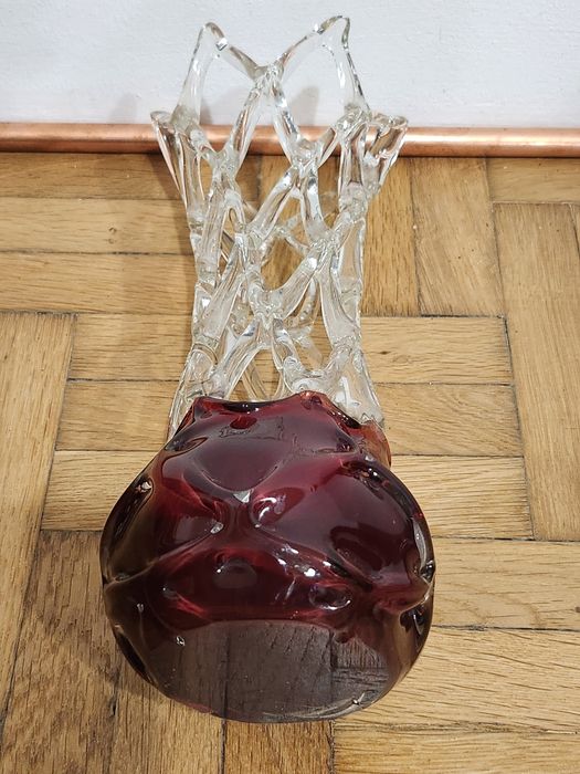 Vaza dantelata românească