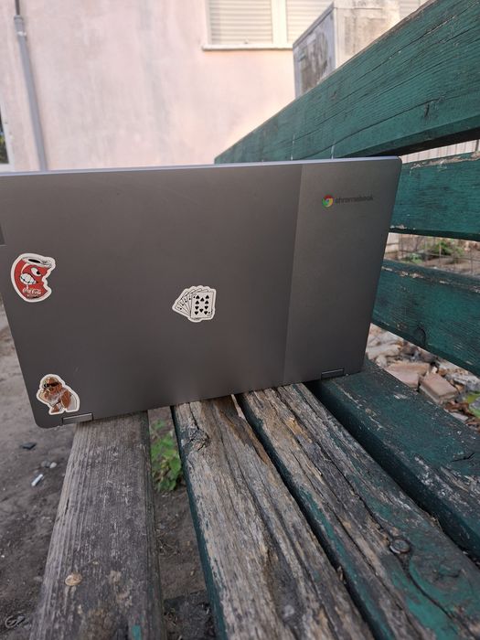 Vând Chromebook Lenovo în stare excelentă,