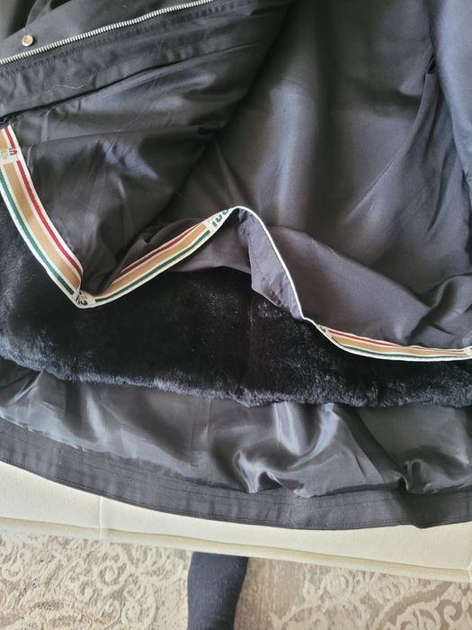 Продам две  куртки  для девочек