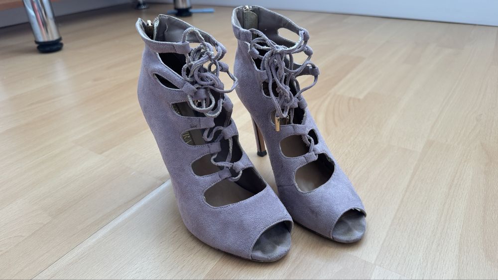 Стильные Туфли-босоножки