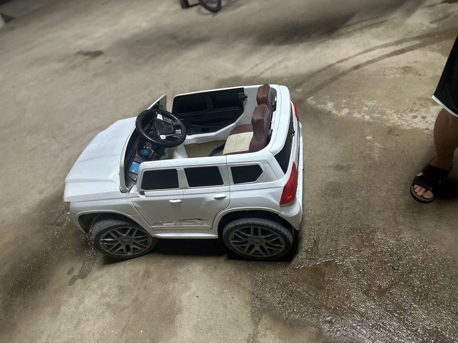 Продам детскую машину