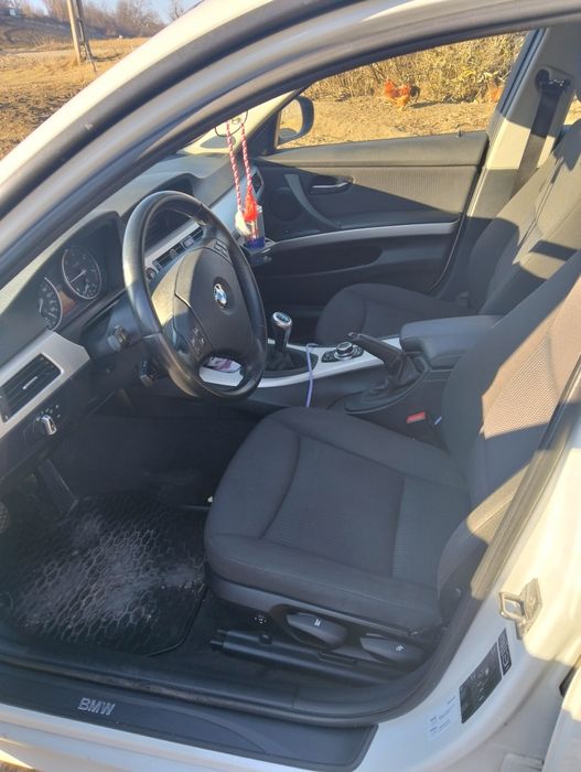 Vând BMW 318 an 2011