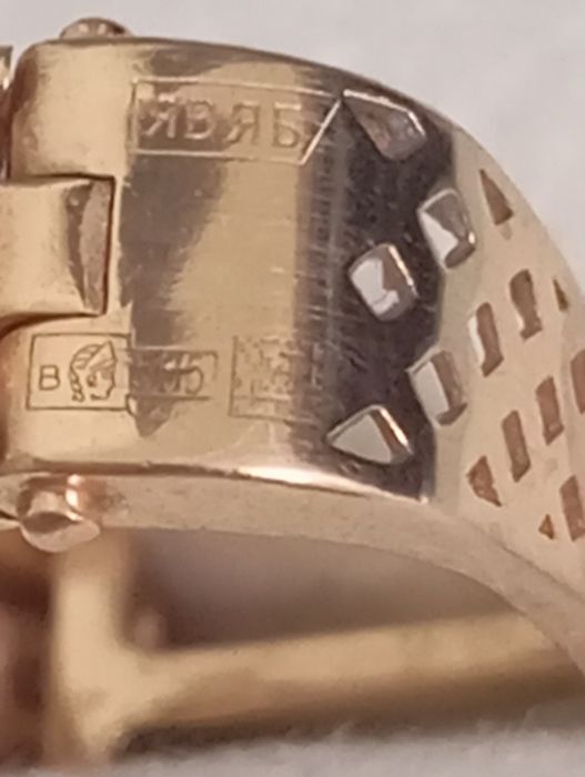 Золотой комплект с бриллиантами