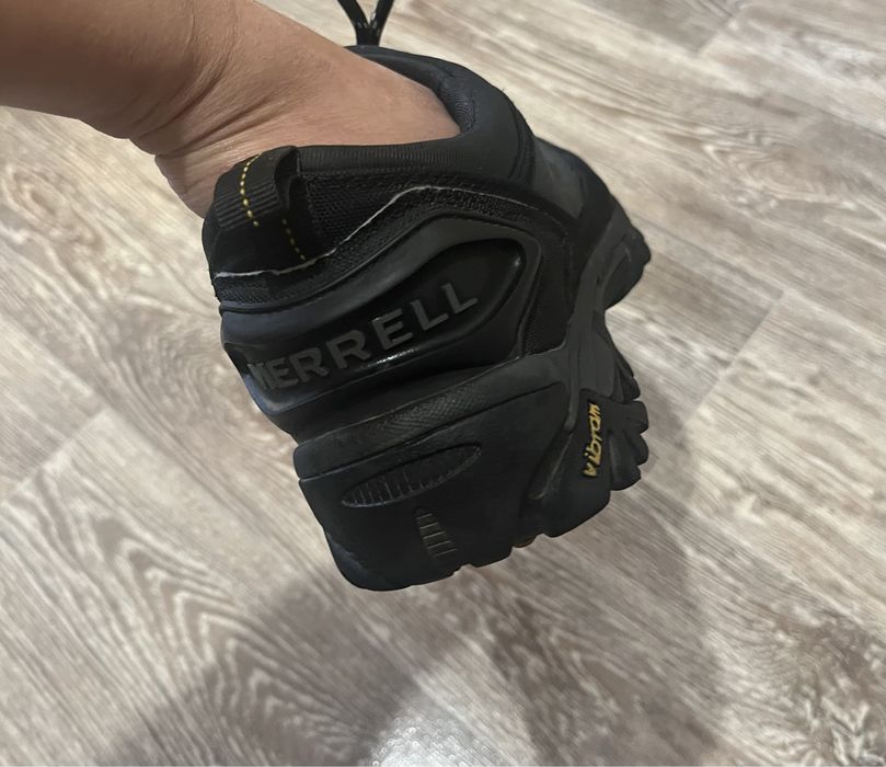 Продам крссовки оригинал MERRELL