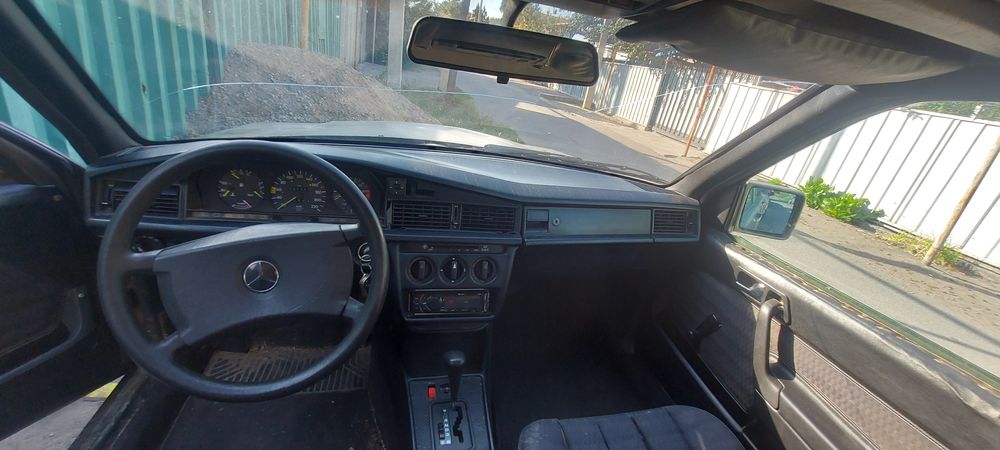 Mercedes-Benz 190