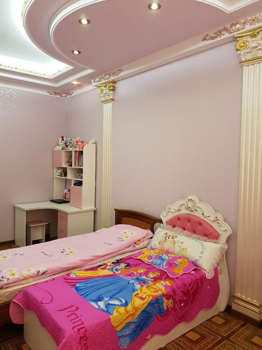 Продаётся трёхкомнатная квартира в банковском доме.