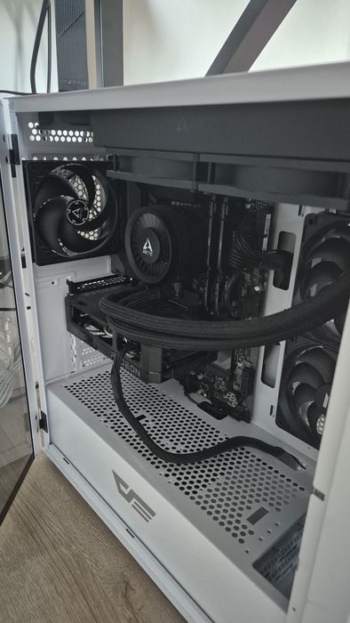 Pc i5 14600kf rx 9060xt 16gb