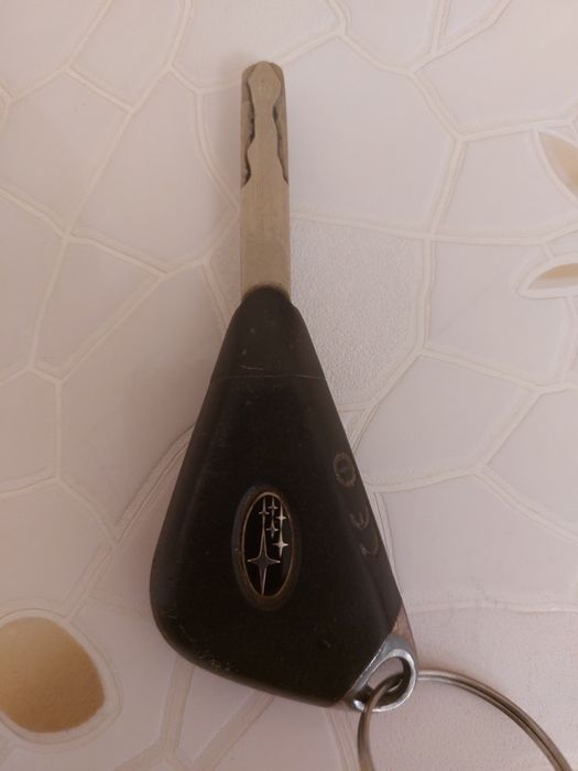 Ключи от тойота ключи от субару.